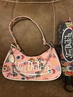 Von Dutch Pink Logo Chain Shoulder Bag with Graphic Print & New Umbrella